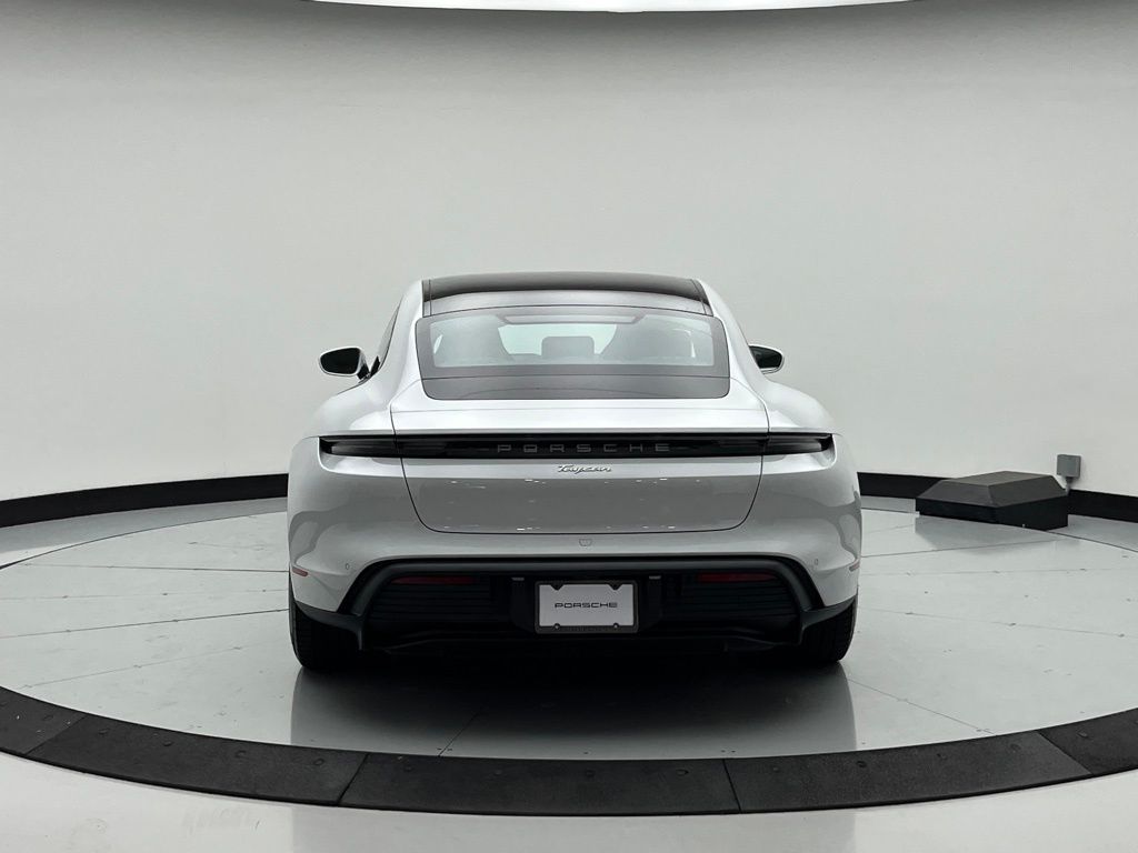 Thumbnail: 2022 Porsche Taycan - 10