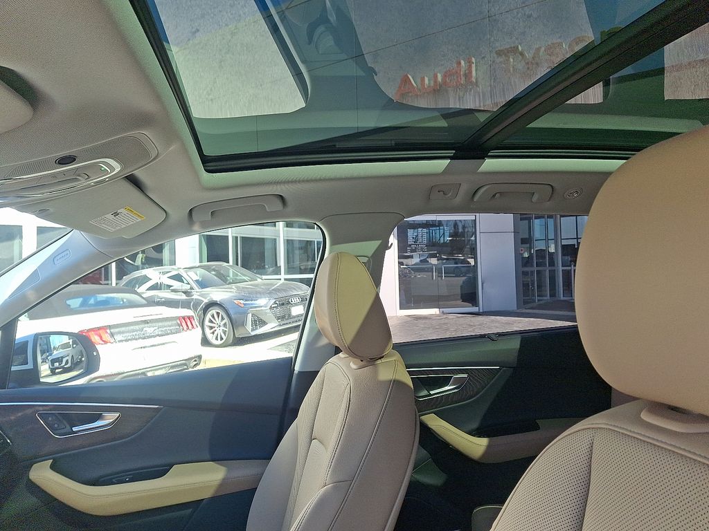 Thumbnail: 2026 Audi Q7 - 11