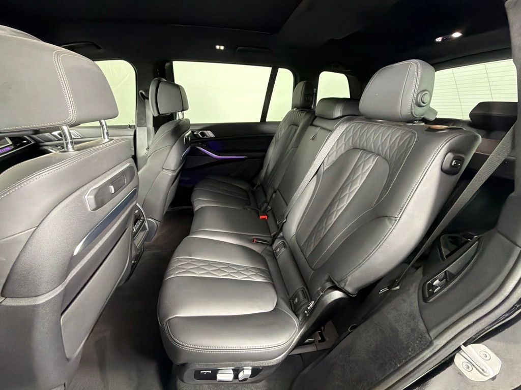 Thumbnail: 2024 BMW X7 - 16