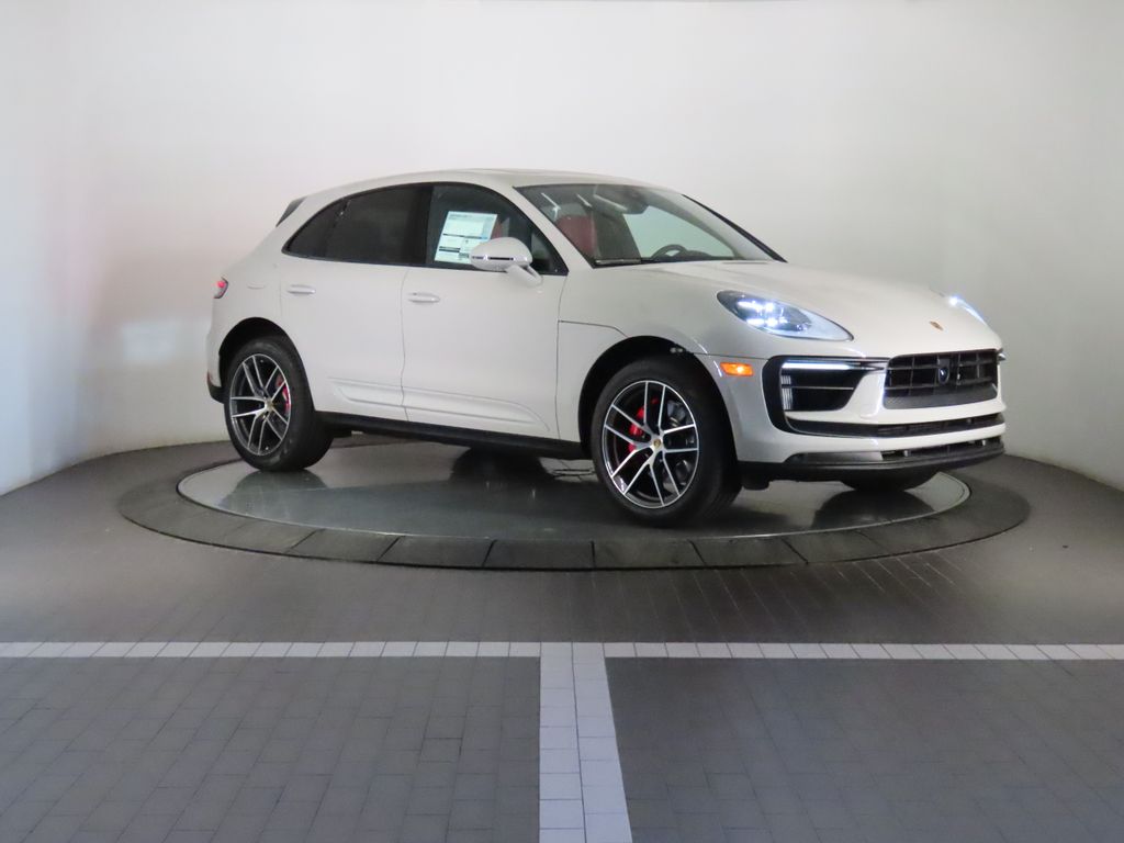 Thumbnail: 2026 Porsche Macan - 9