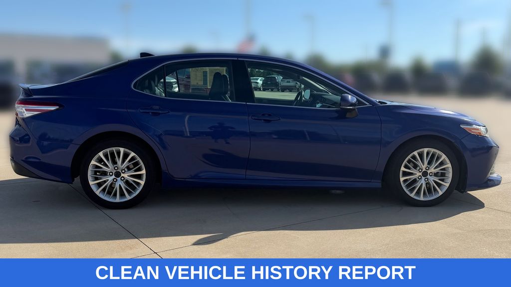 2018 Toyota Camry XLE - Photo 6