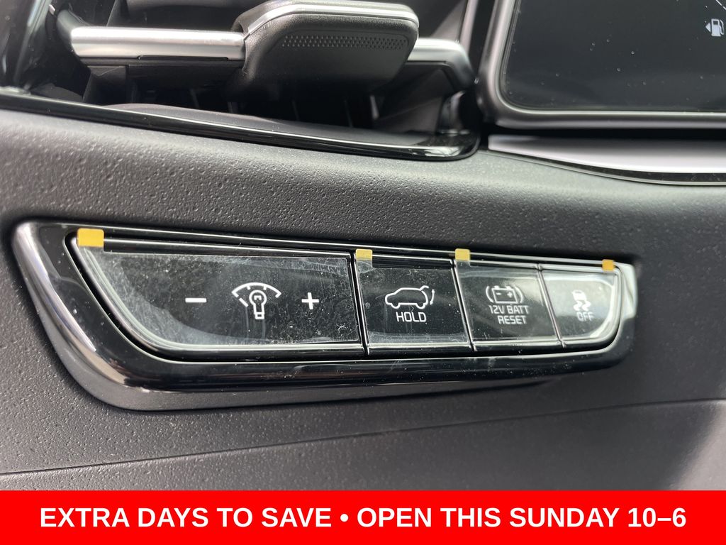 new 2025 Kia Niro car, priced at $27,646