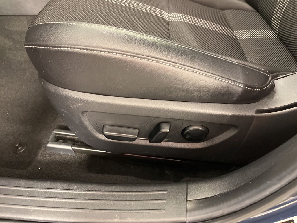 Thumbnail: 2025 Mazda CX-50 - 22