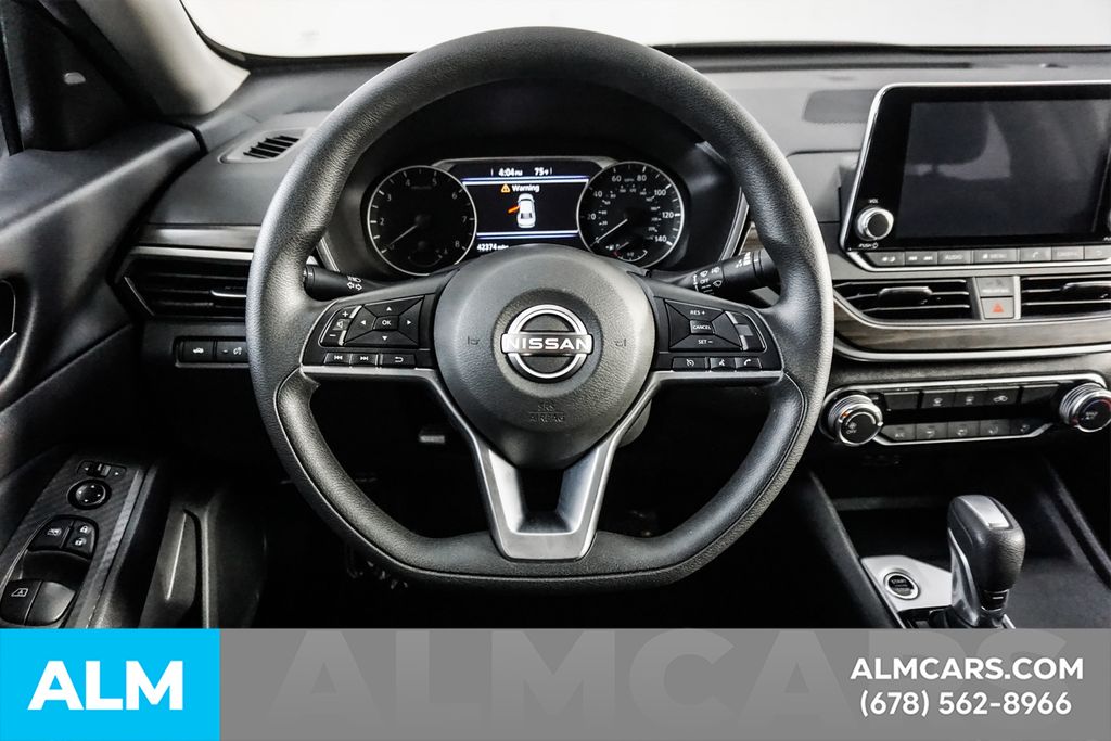 Used 2025 Black Nissan 2.5 SV image 24