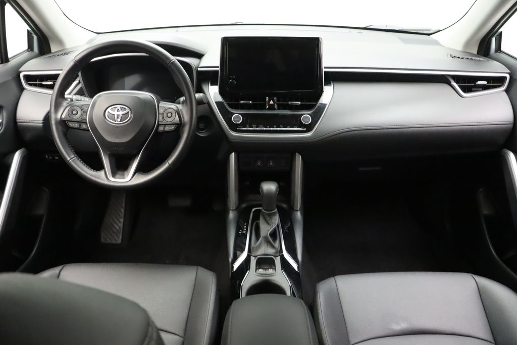 2024 Toyota Corolla Cross XLE 24