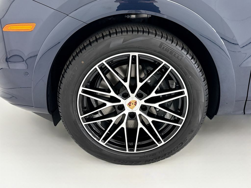Thumbnail: 2026 Porsche Cayenne - 30