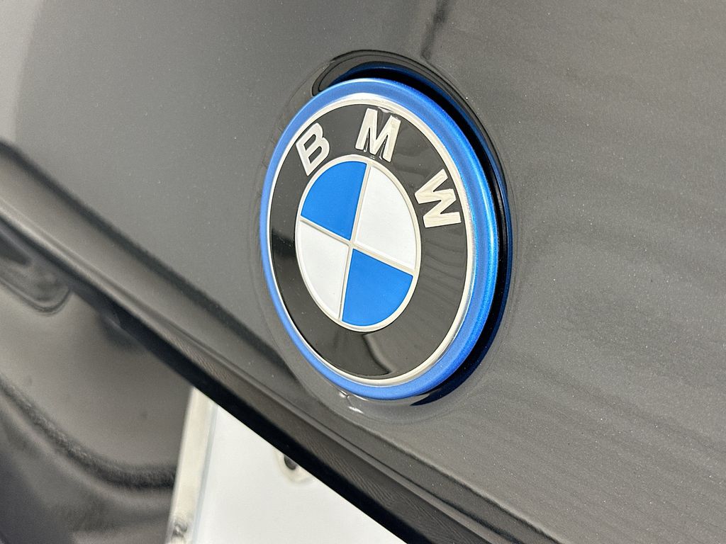 Thumbnail: 2026 BMW i5 - 22