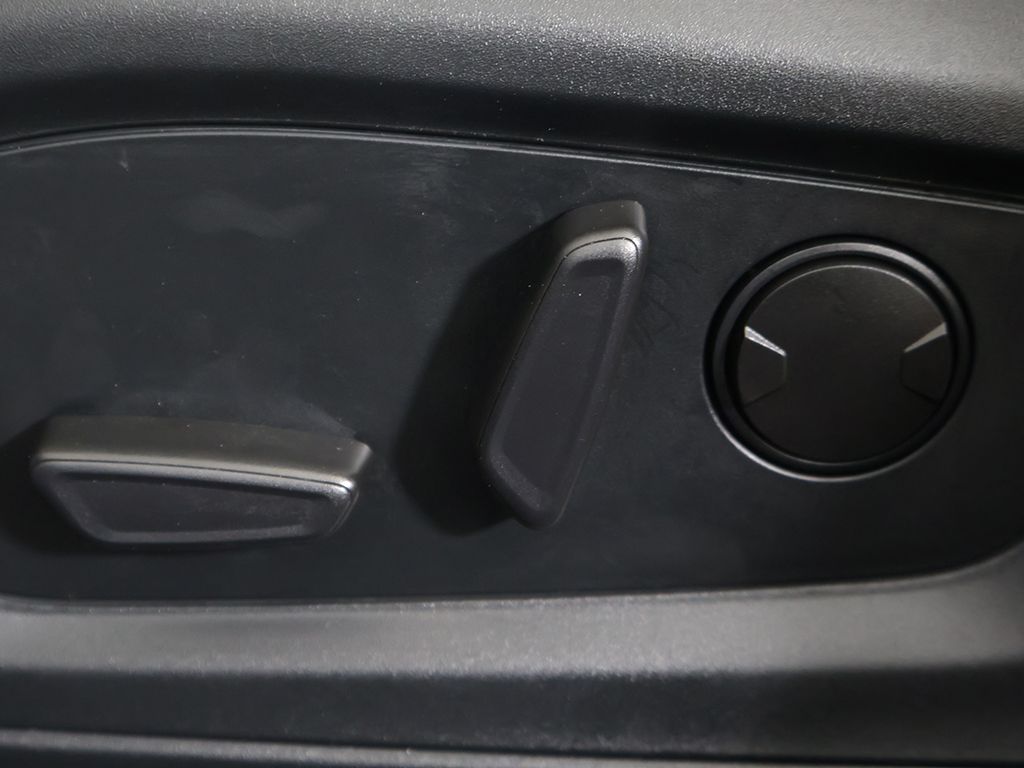 Used 2024 Blue Ford XLT image 32
