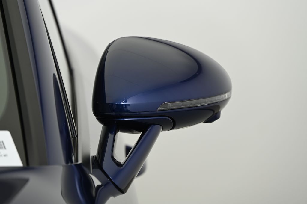 Thumbnail: 2025 Porsche Macan - 12