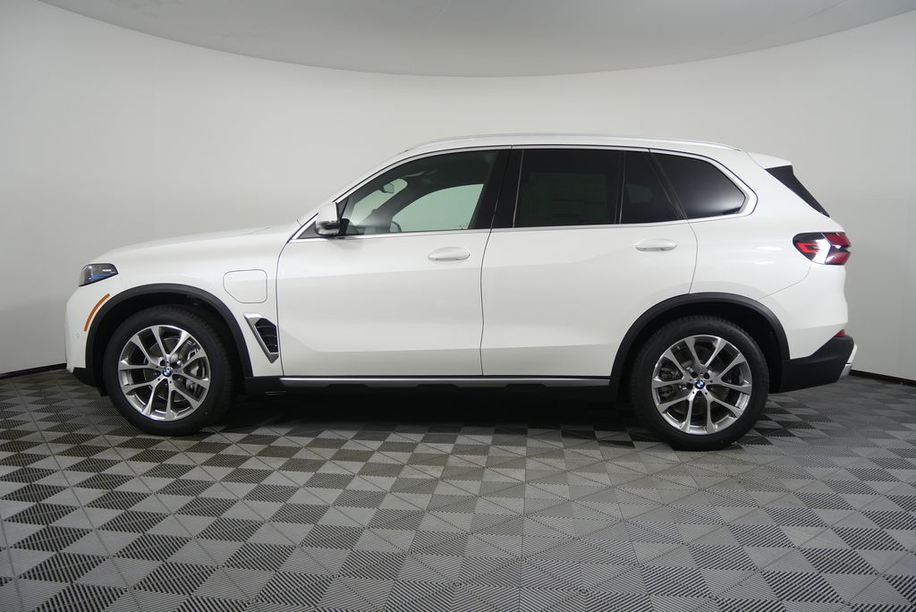 Thumbnail: 2026 BMW X5 - 6