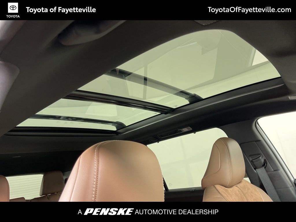 Thumbnail: 2026 Toyota Grand Highlander - 12