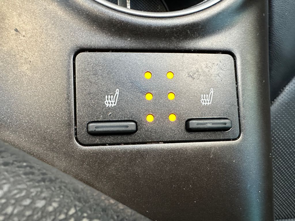 2022 Toyota Camry Hybrid XLE