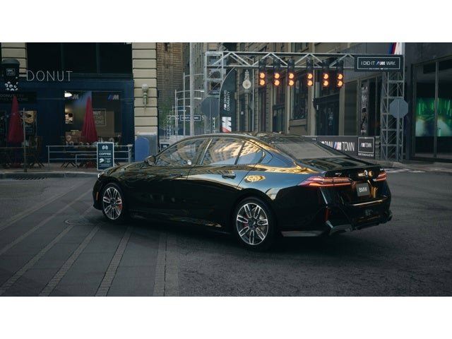 Thumbnail: 2026 BMW 5 Series - 2