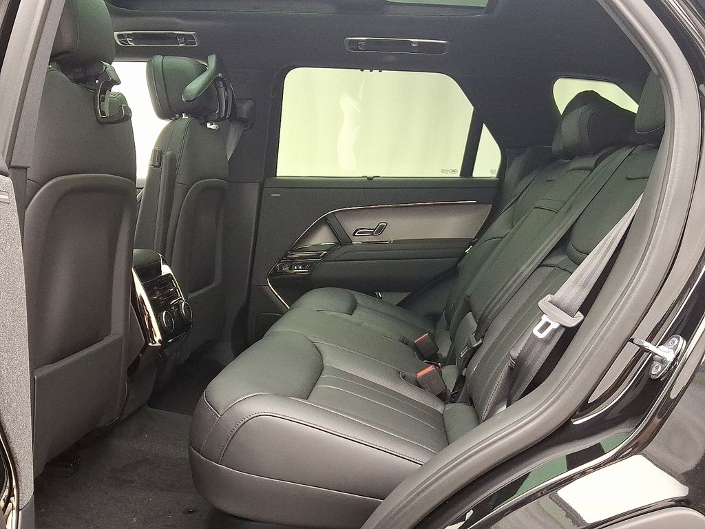 Thumbnail: 2026 Land Rover Range Rover Sport - 6