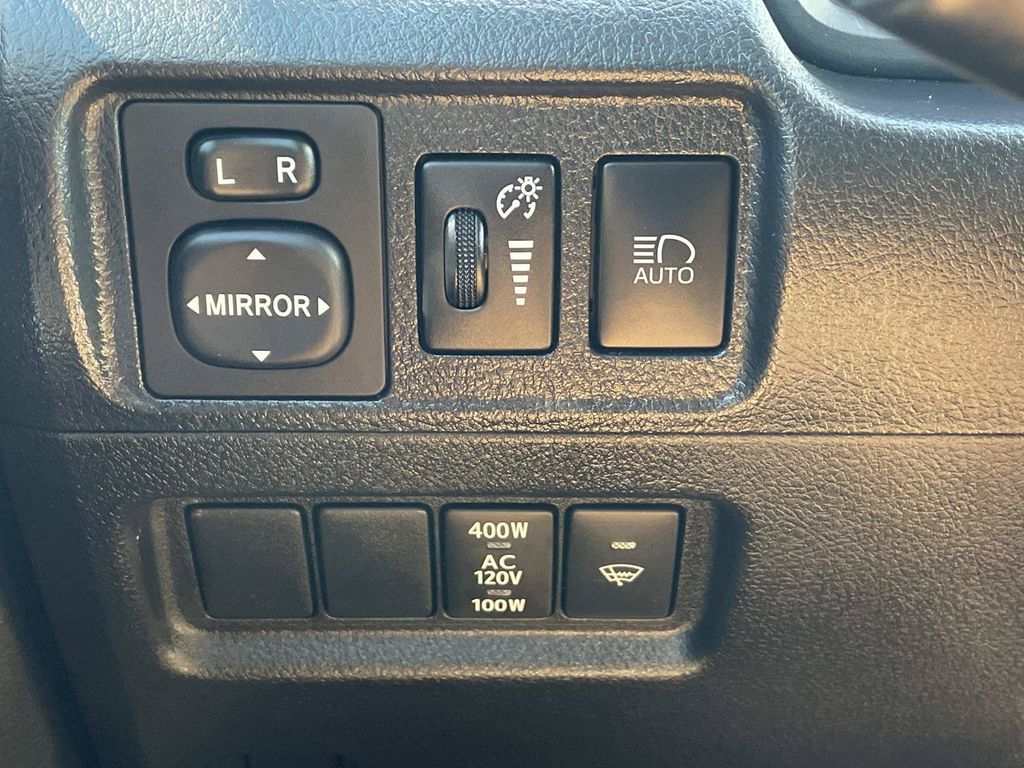 Used 2022 Black Toyota SR5 image 33