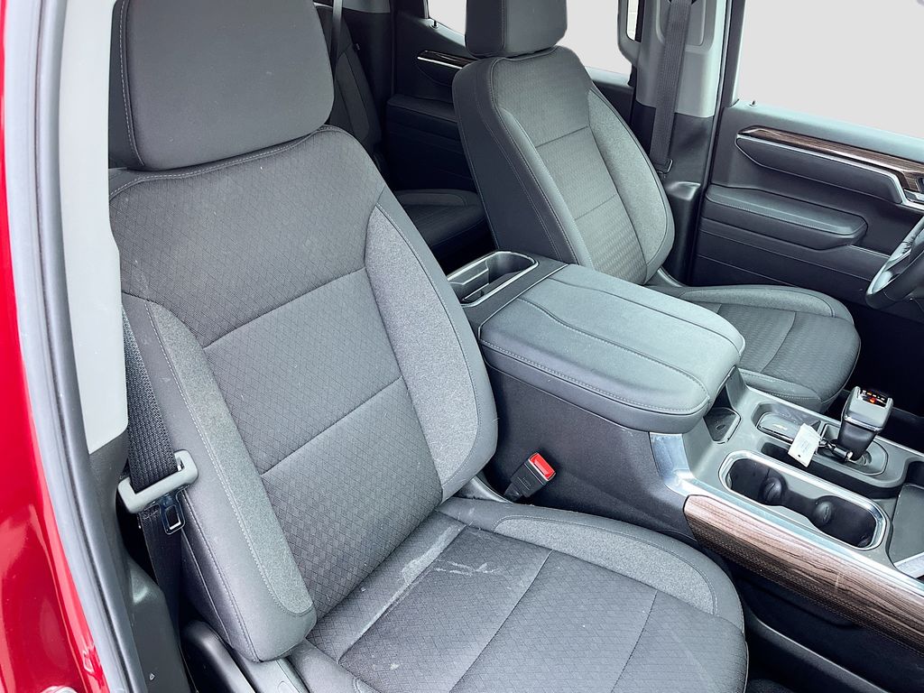 Used 2025 Red Chevrolet RST image 28