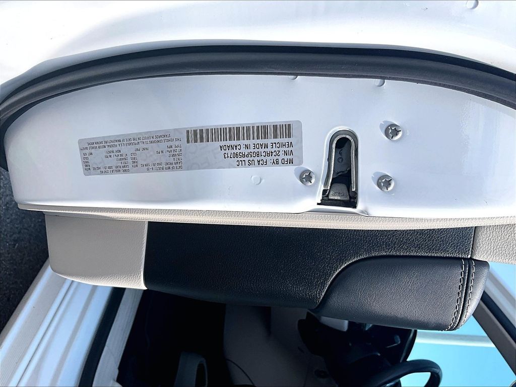 2023 Chrysler Pacifica — photo 36