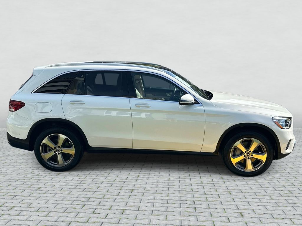Thumbnail: 2022 Mercedes-Benz GLC - 4