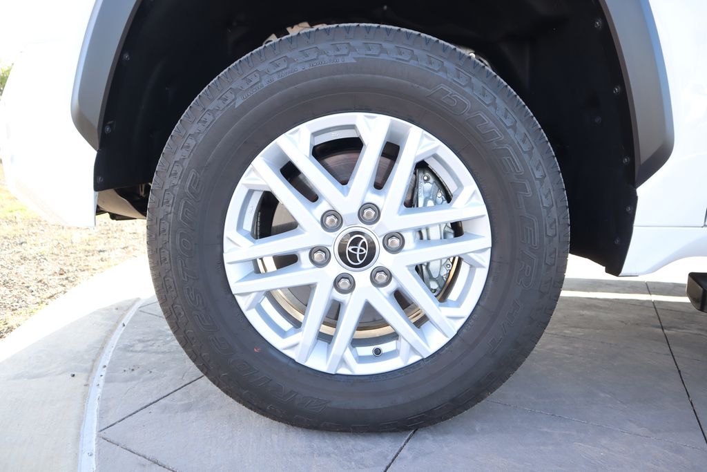 Thumbnail: 2024 Toyota Tundra - 32