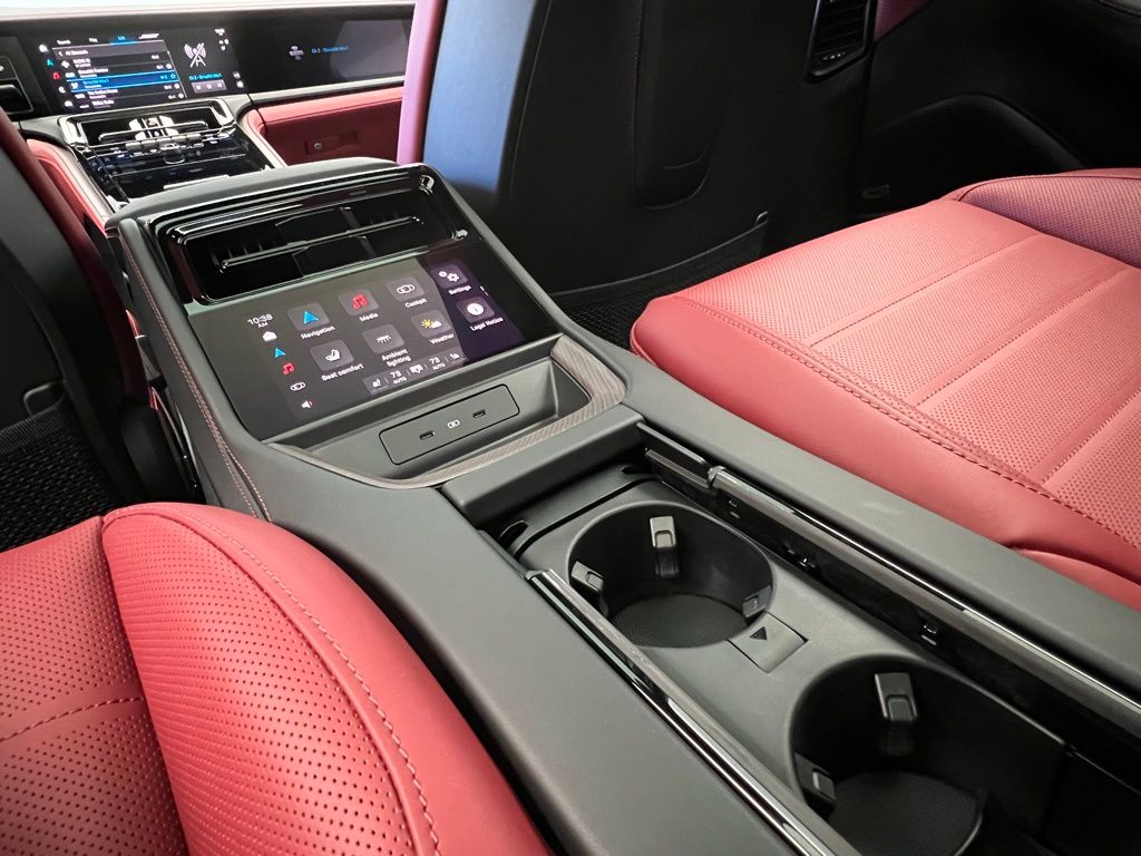 Thumbnail: 2025 Porsche Panamera - 17