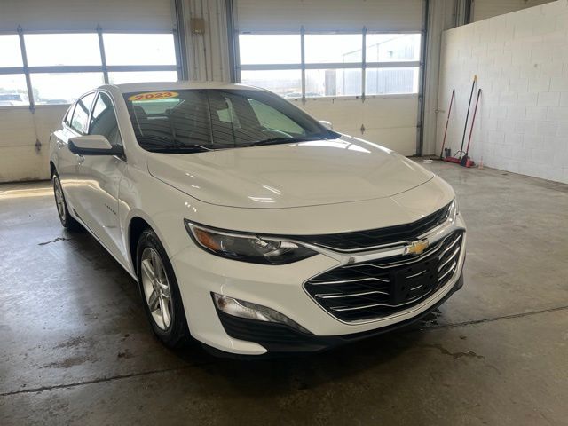 Summit White 2023 Chevrolet Malibu Sedan Front-Wheel Drive Continuously Variable Transmission
