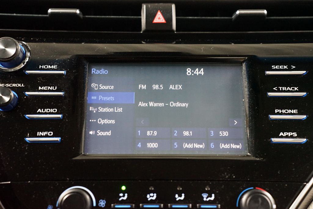 Thumbnail: 2018 Toyota Camry - 17