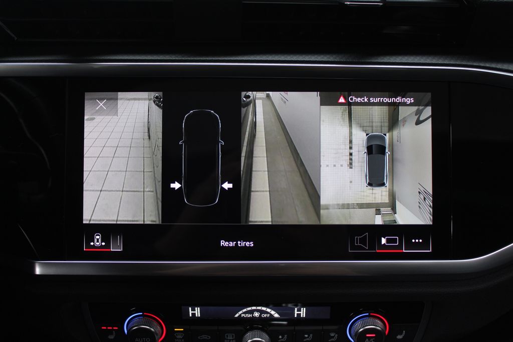 Thumbnail: 2023 Audi Q3 - 26