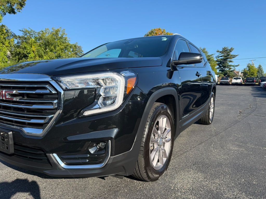 Used 2024 GMC Terrain SUV