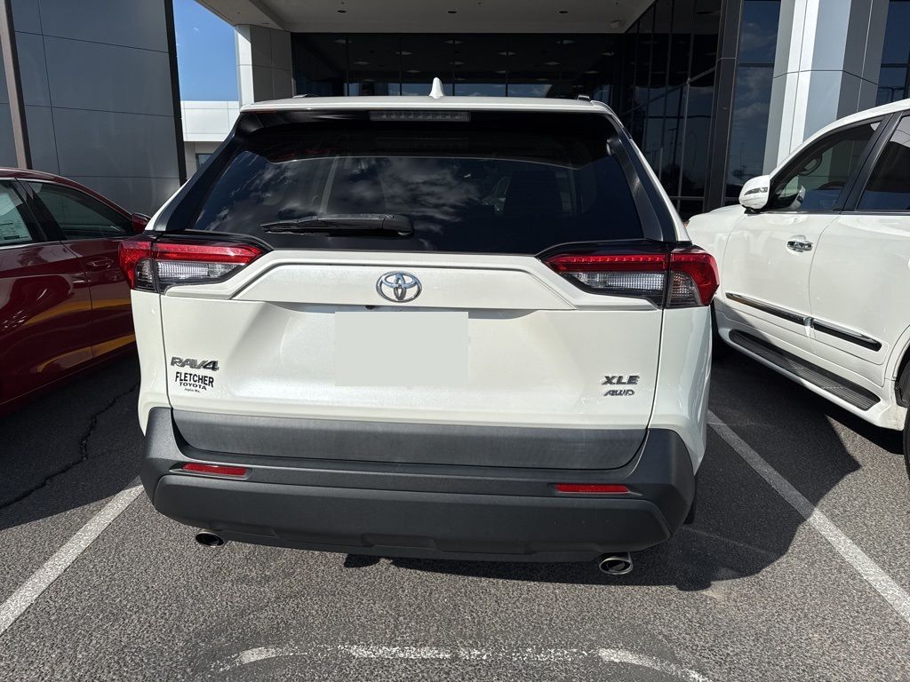 Thumbnail: 2021 Toyota RAV4 - 5