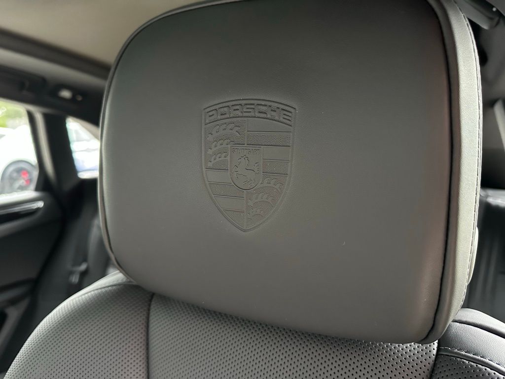 Thumbnail: 2025 Porsche Macan - 18