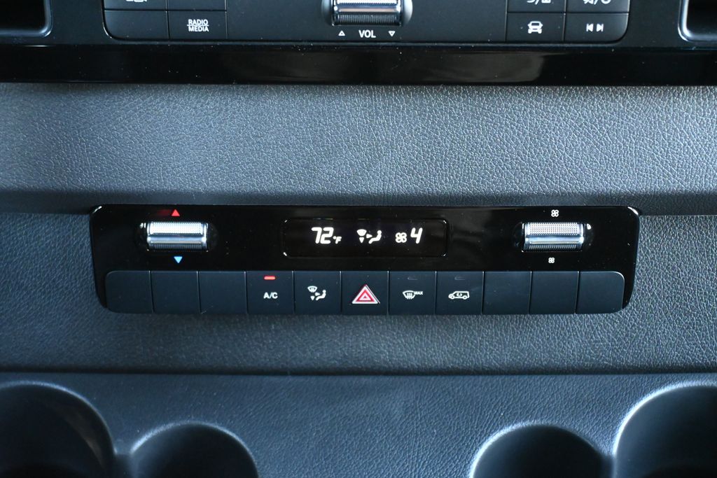 Thumbnail: 2025 Mercedes-Benz Sprinter - 24