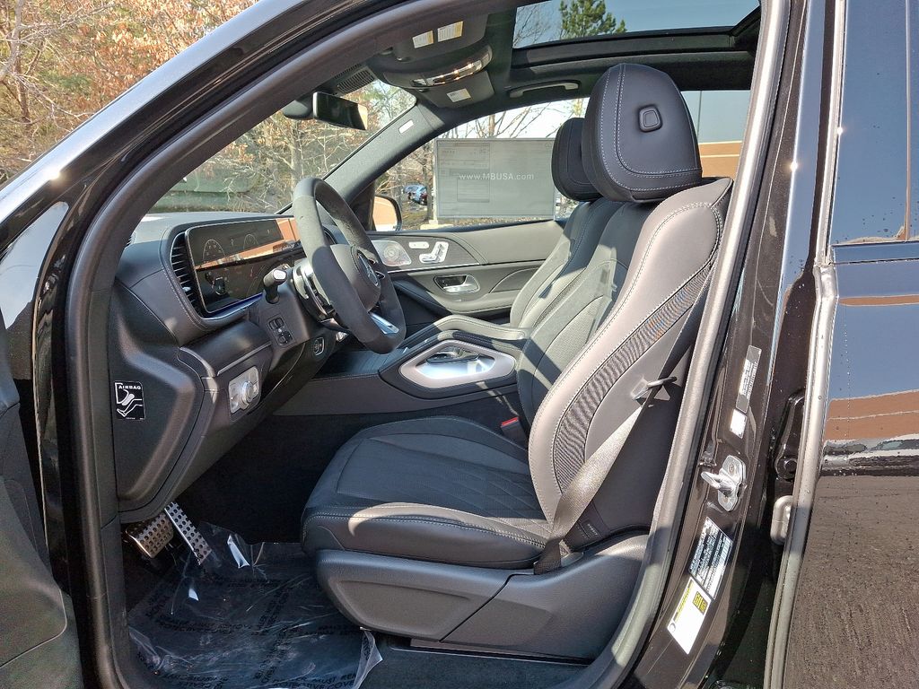 2025 Mercedes-Benz GLE 53 AMG 9
