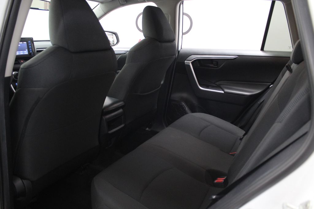 Thumbnail: 2019 Toyota RAV4 - 20