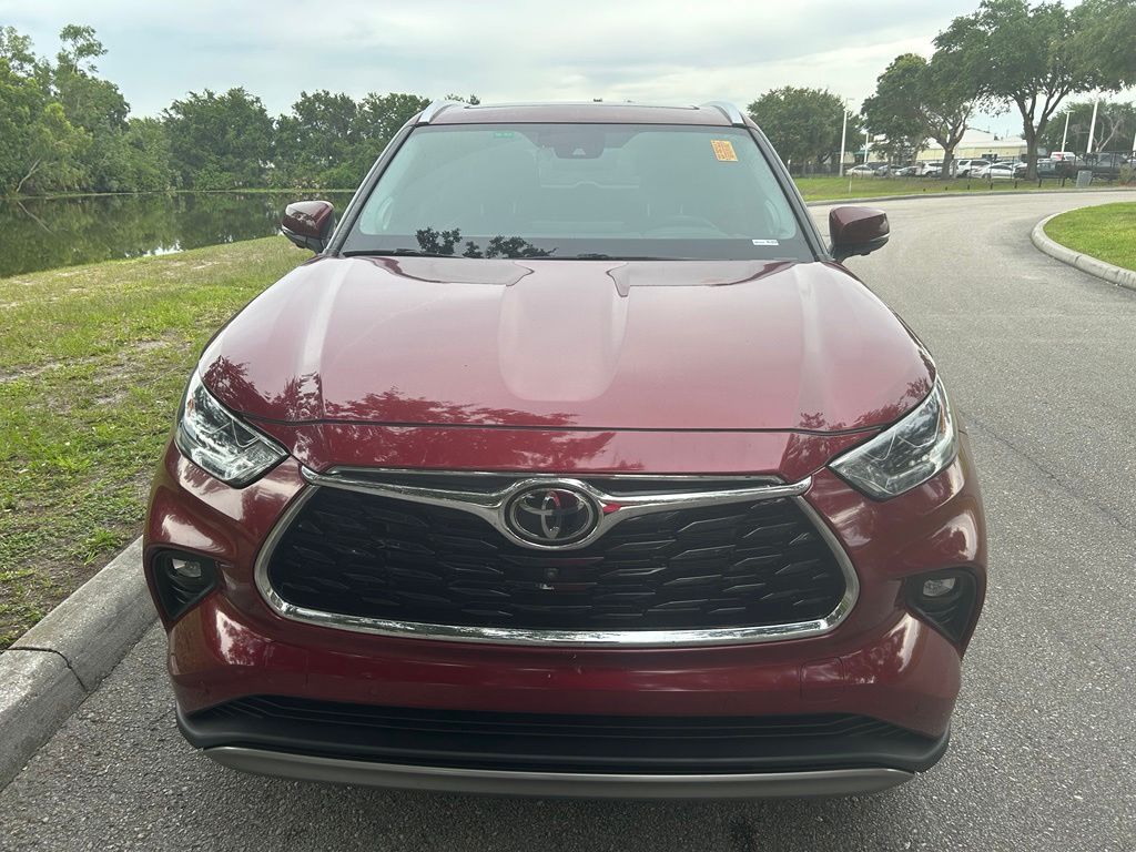 Thumbnail: 2024 Toyota Highlander - 9