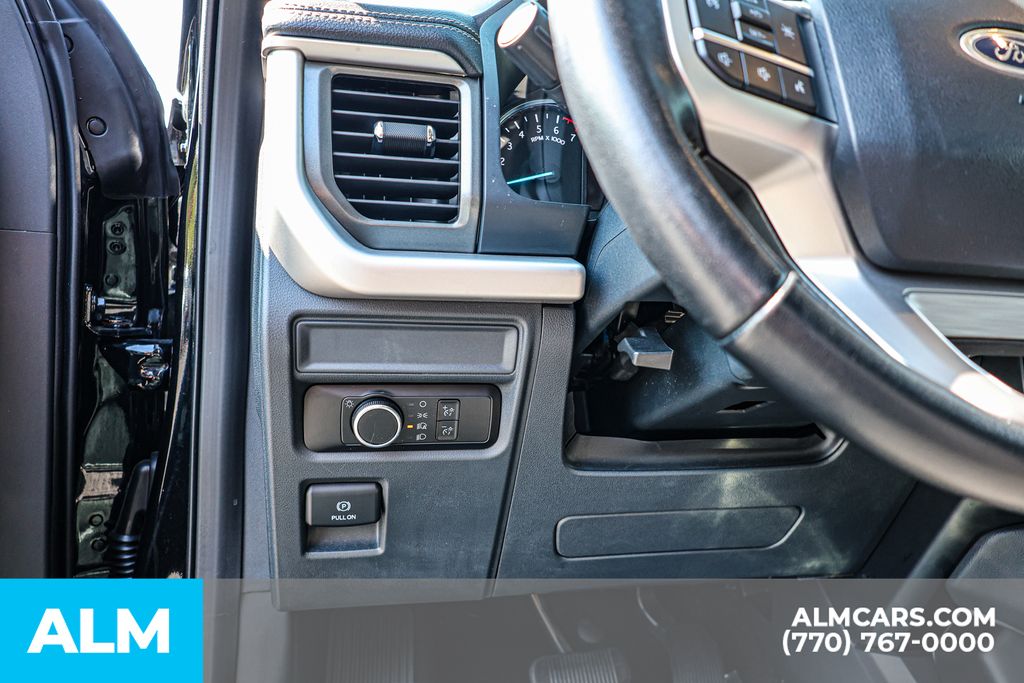 Used 2024 Black Ford XLT image 28