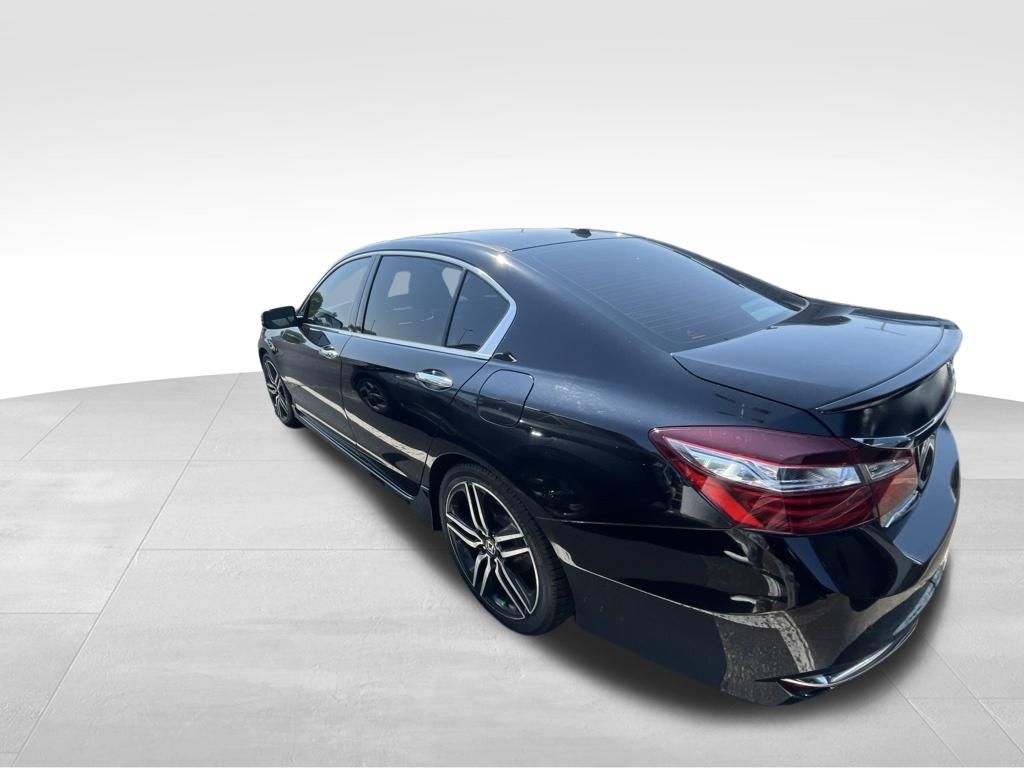 Used 2016 Black Honda Touring image 20