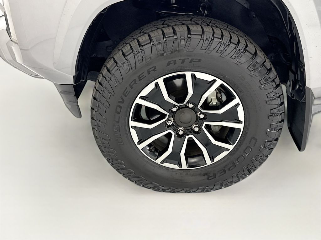 Thumbnail: 2020 Toyota Tacoma - 28