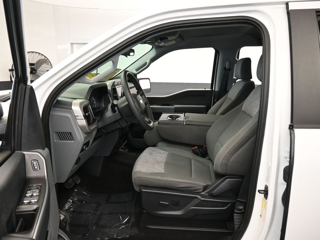 Used 2023 Oxford White Ford XLT image 11