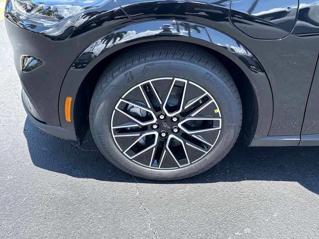 New 2026 Black Ford Premium image 9