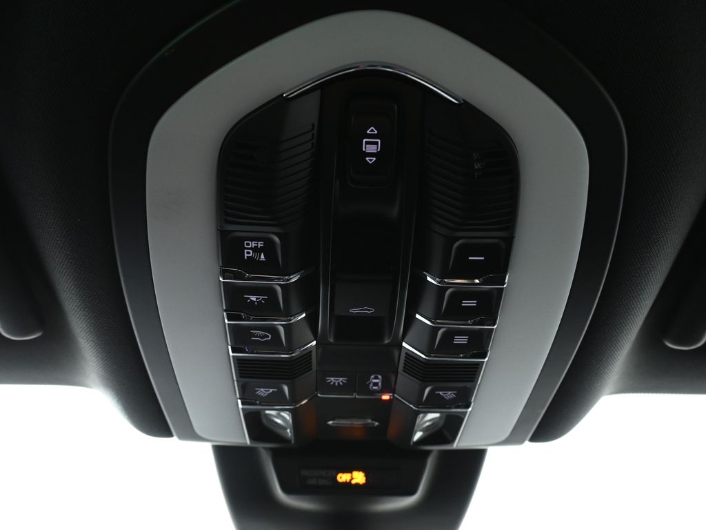 Thumbnail: 2024 Porsche Macan - 21