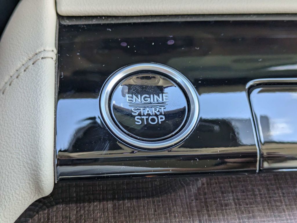 2027 Lincoln Navigator Premiere
