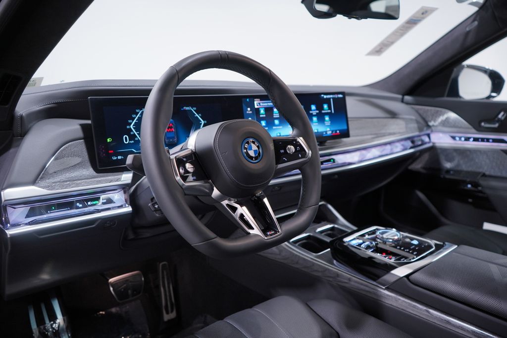 2023 BMW i7 xDrive60 6