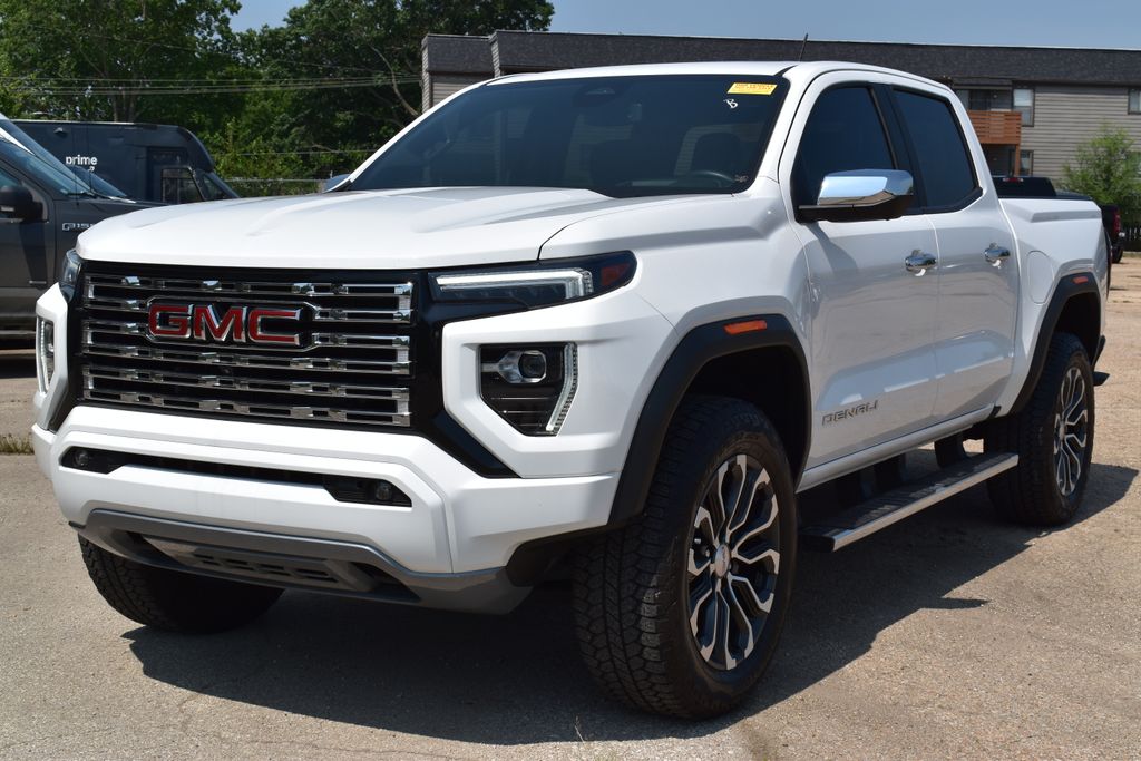 Summit White 2024 GMC Canyon Pickup Truck Four-Wheel Drive 8-Speed Automatic
