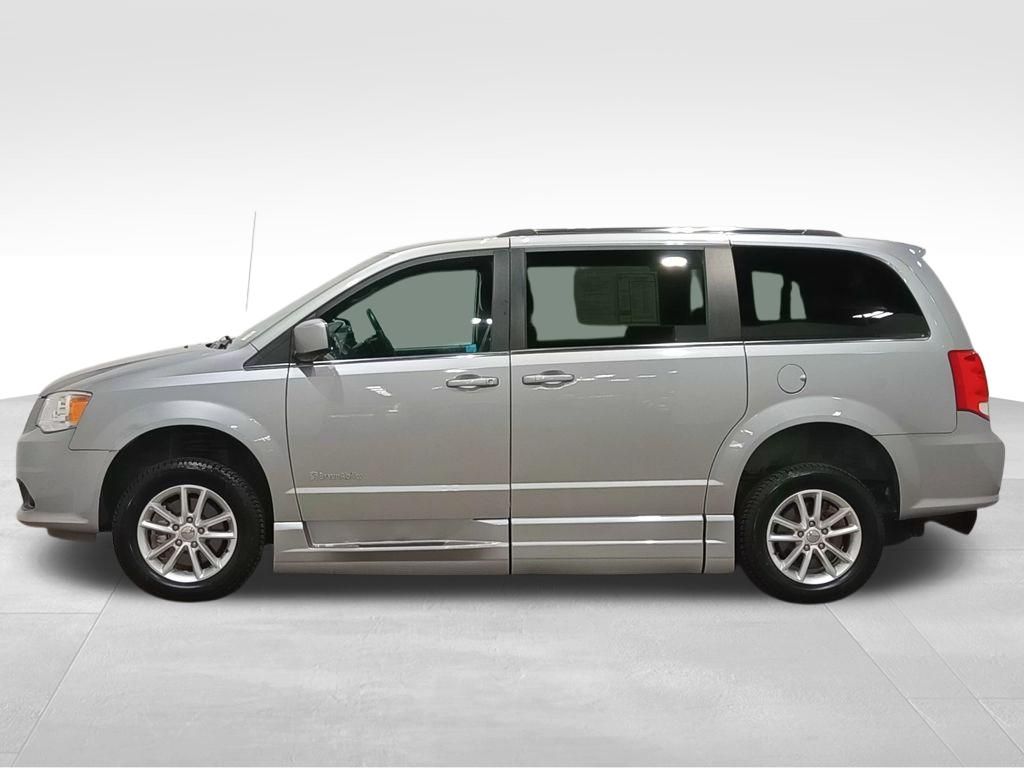 2018 Dodge Grand Caravan SXT — Billet Silver Metallic Clearcoat — photo 7