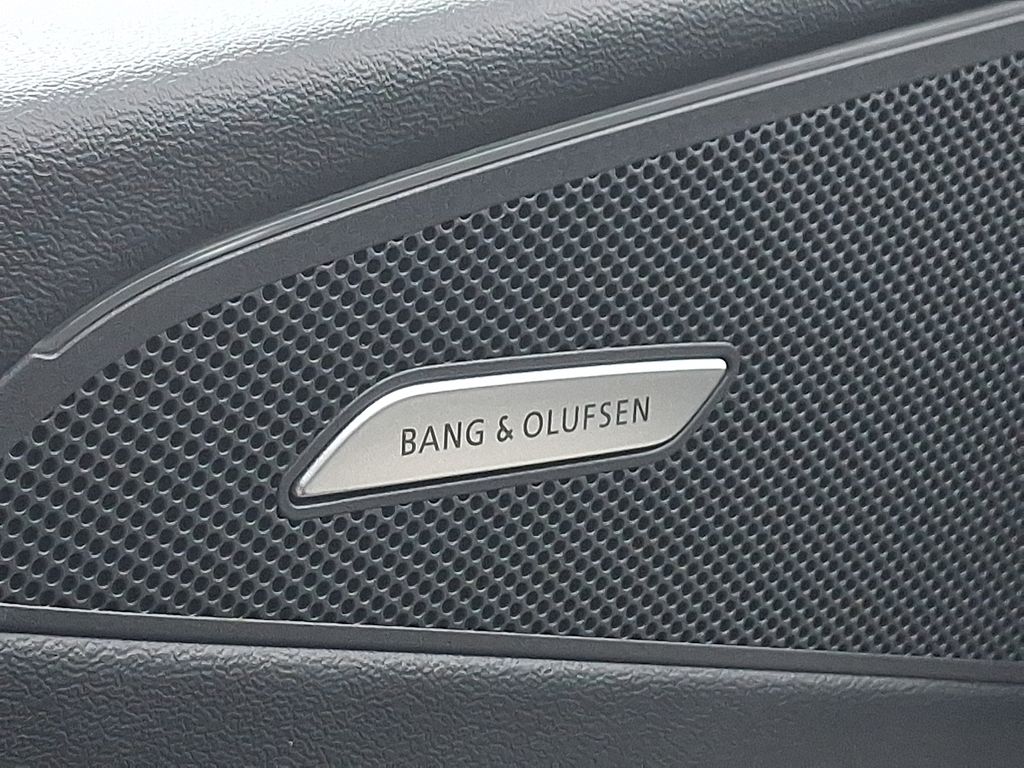 Thumbnail: 2025 Audi Q6 e-tron - 25