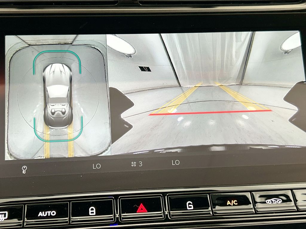 Thumbnail: 2026 Aston Martin Vanquish - 24