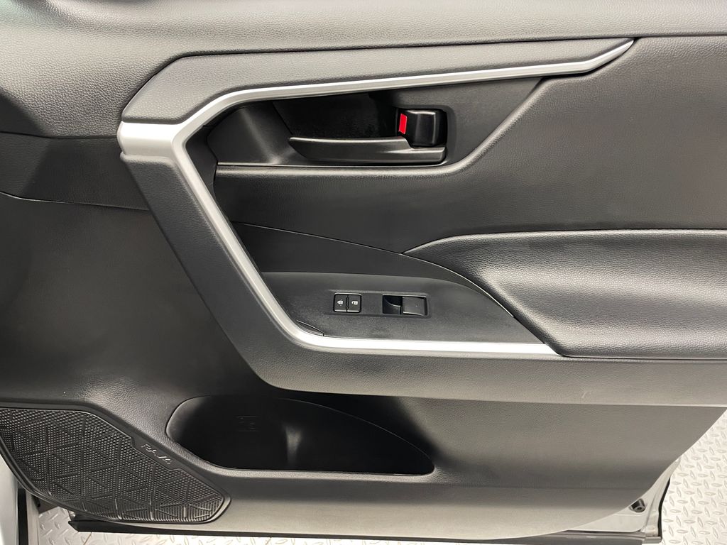 2023 Toyota RAV4 LE 14
