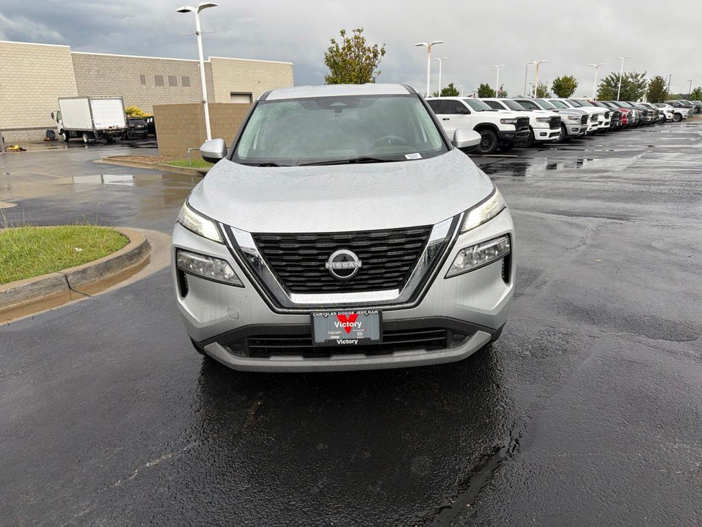 Used 2023 Silver Nissan SV image 2