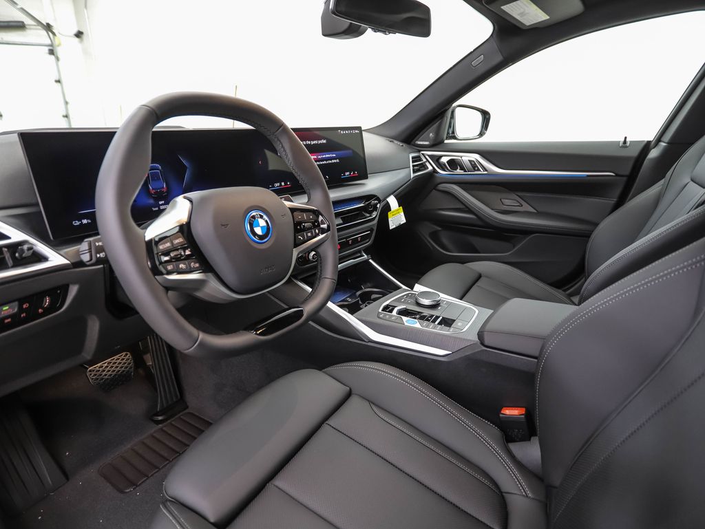 Thumbnail: 2026 BMW i4 - 10