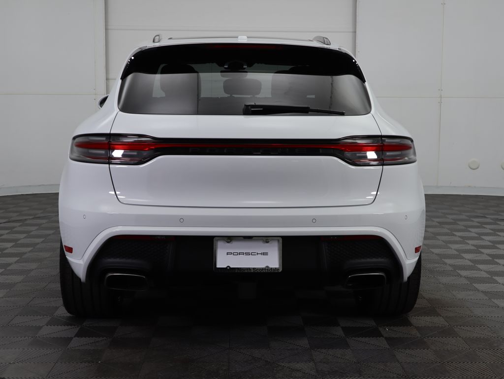 2025 Porsche Macan  6